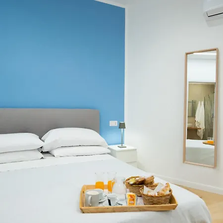 Del Sole לינה וארוחת בוקר 4*