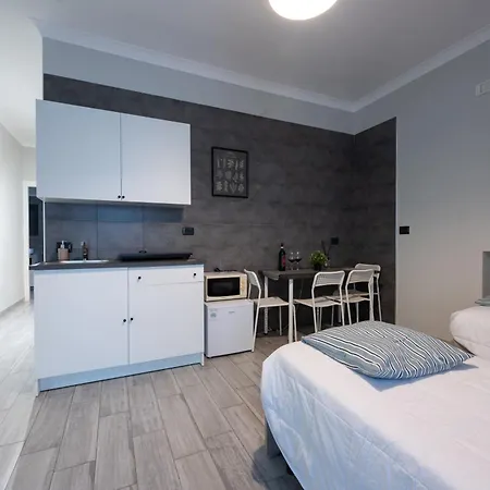 Del Sole לינה וארוחת בוקר 4*