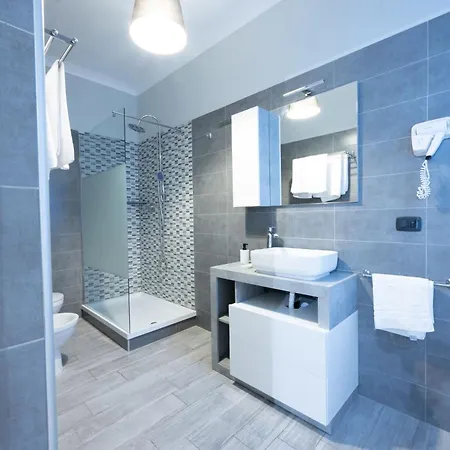 Del Sole לינה וארוחת בוקר 4*